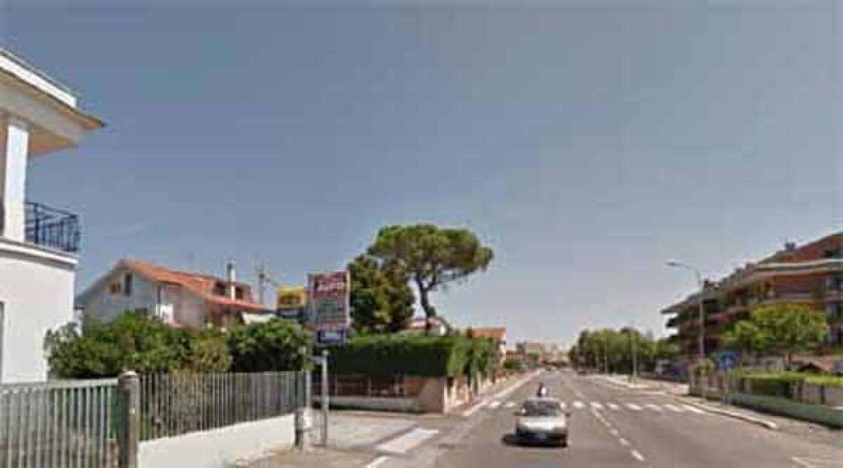 Aprilia  - Su via Toscanini salta la corrente elettrica: esercizi commerciali in difficoltà - 