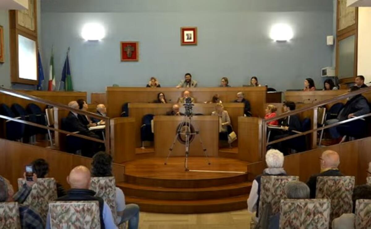 Il Consiglio Comunale di Nettuno revoca la cittadinanza onoraria a Mussolini - 