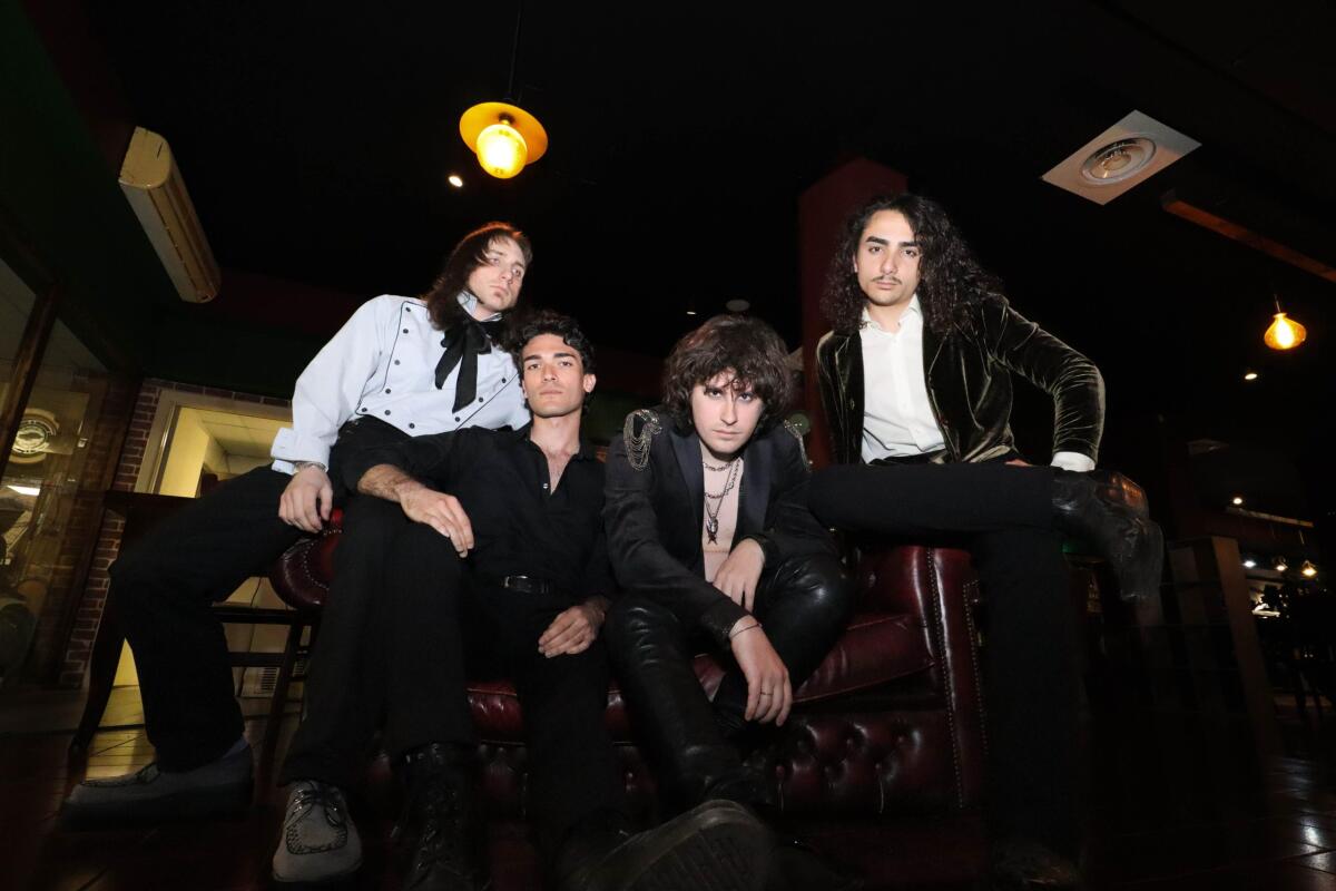 Aprilia, i "Deshedus" vincono per il secondo anno il festival "Zocca paese della musica", sarà la band spalla del tour di Vasco Rossi. - 