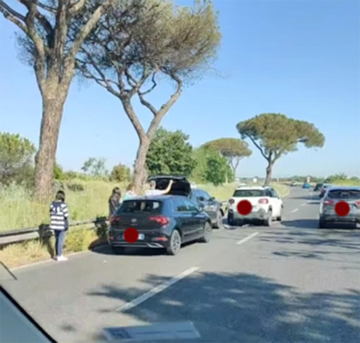 Pontina, incidente a tre a Castel Romano: code verso Roma - 