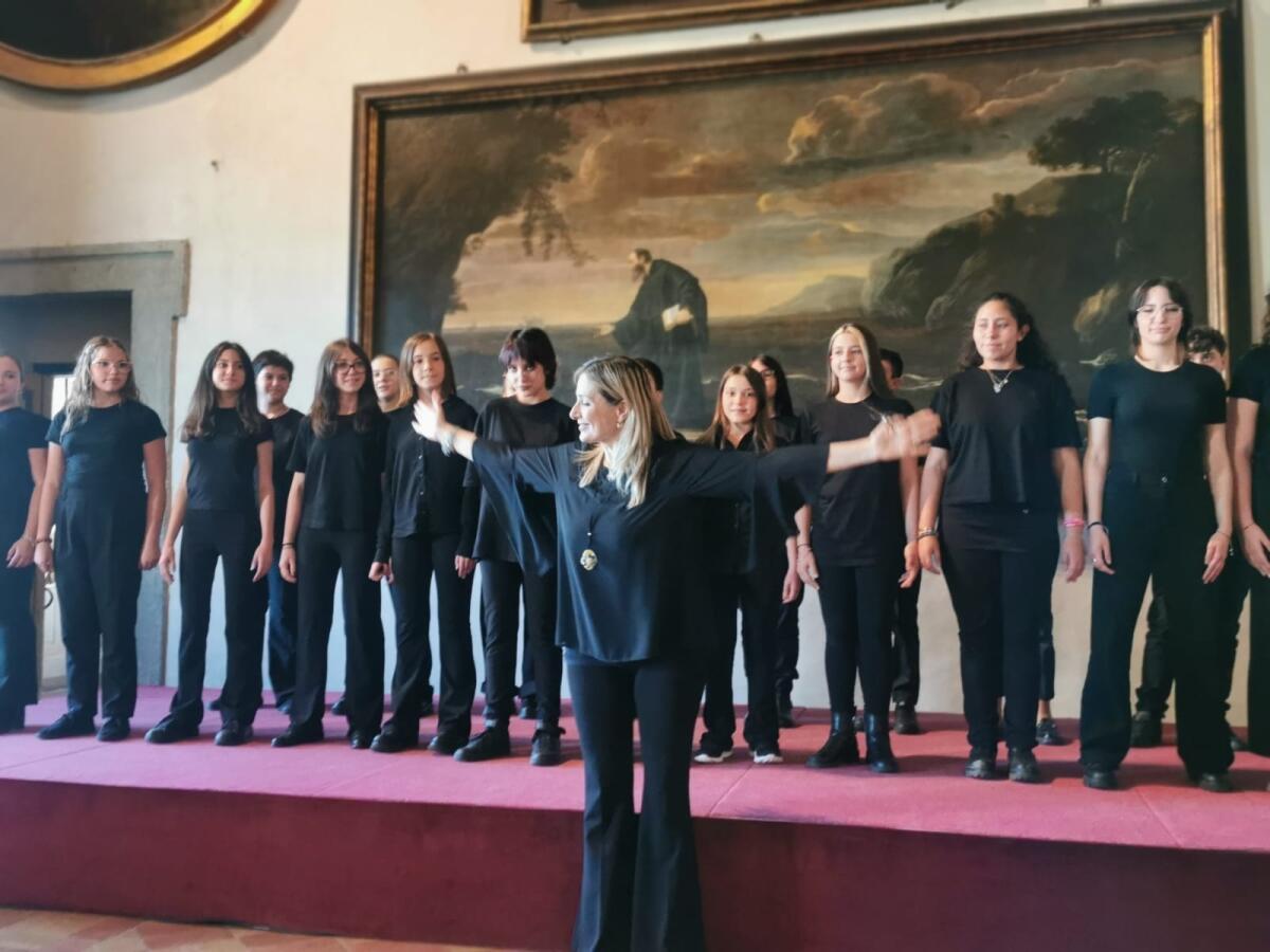 Il coro Pascoli di Aprilia anima Palazzo Chigi di Ariccia: "Un'esibizione unica" - 