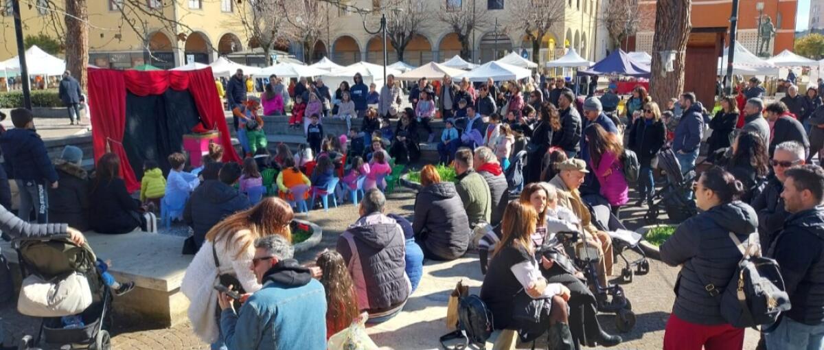 Aprilia - Un successo la prima collaborazione tra mercatino e commercianti - 