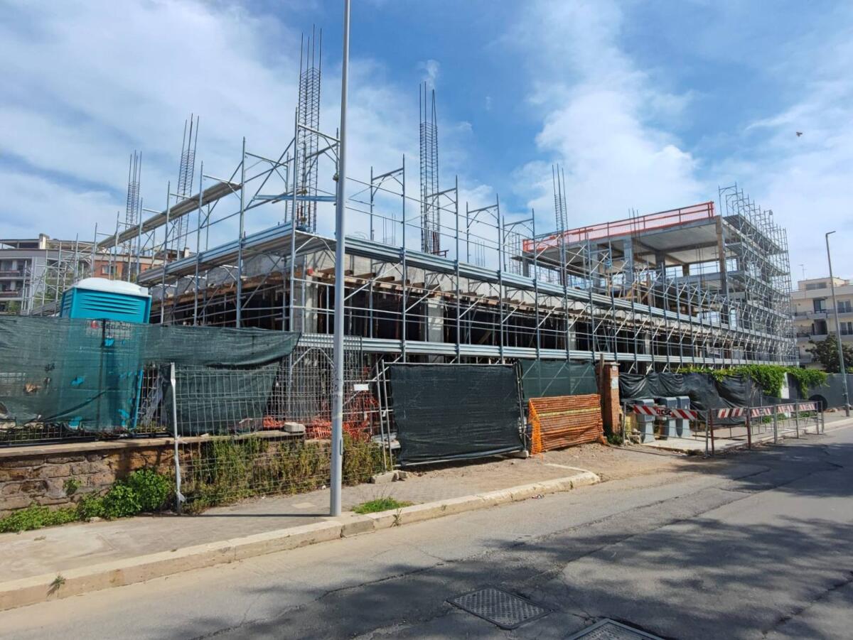 Avviati a Nettuno i lavori di demolizione e ricostruzione della scuola di via Olmata. - 