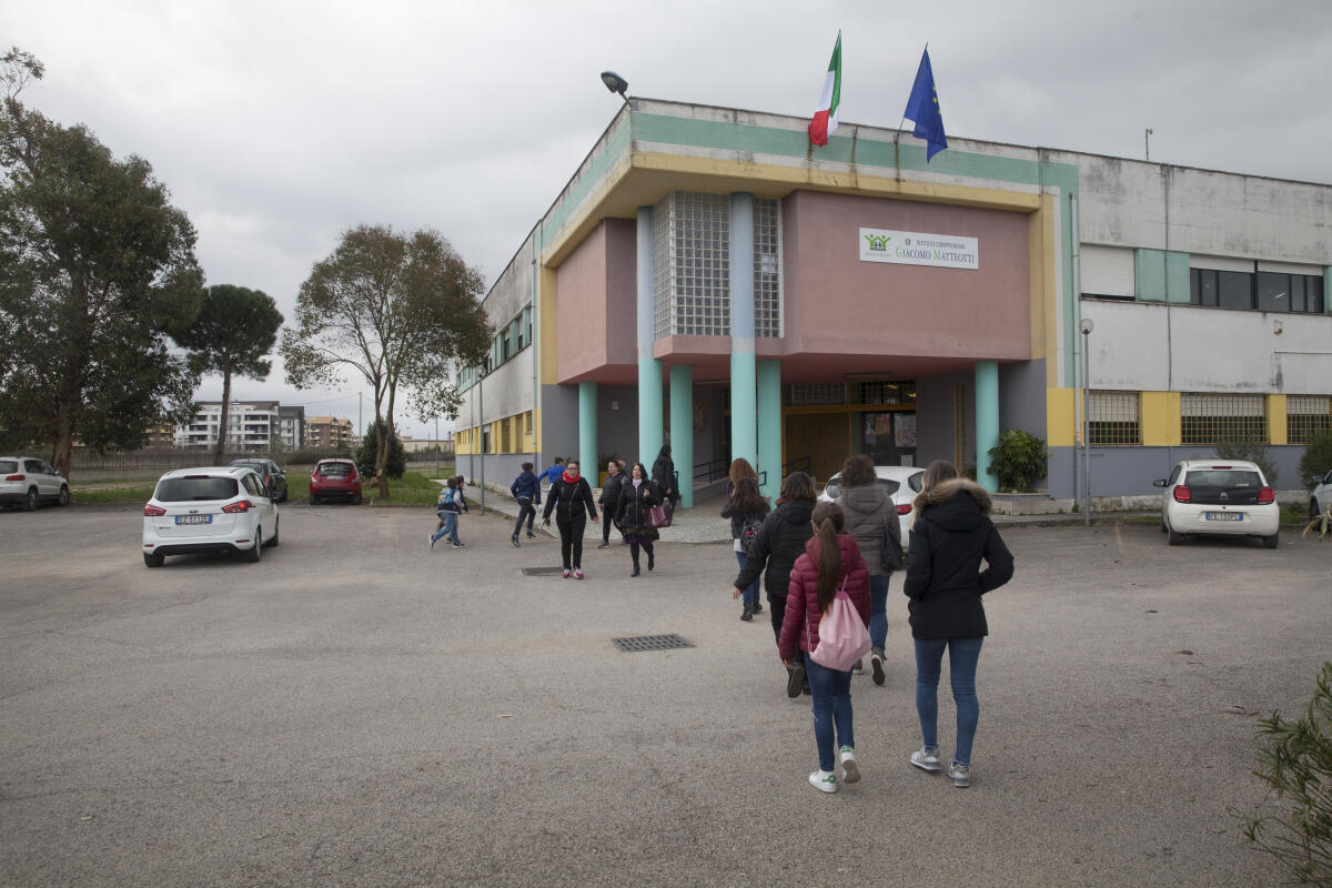 Aprilia - Salvò 47 profughi dal mare, Vito Fiorino incontra gli alunni della scuola Matteotti - 