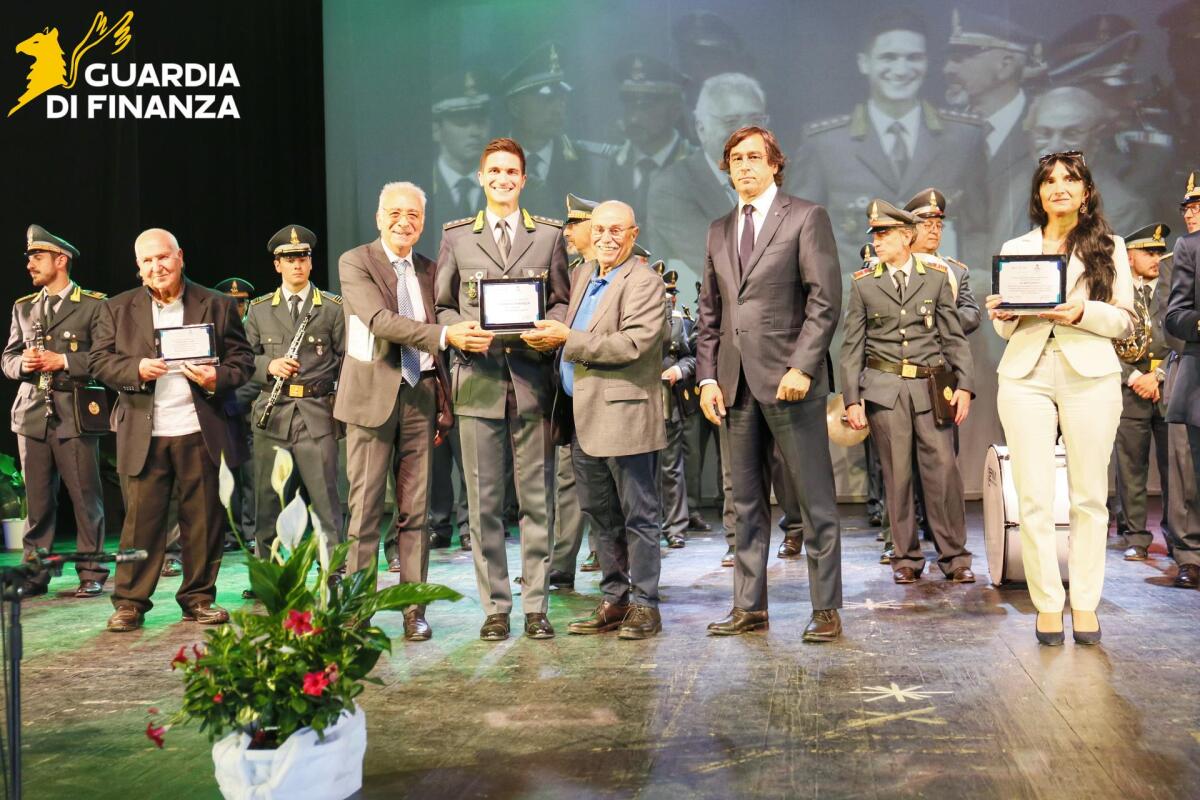 “Giornata della legalità” a Nettuno alla presenza della banda musicale della Finanza e delle unità cinofile antidroga. - 