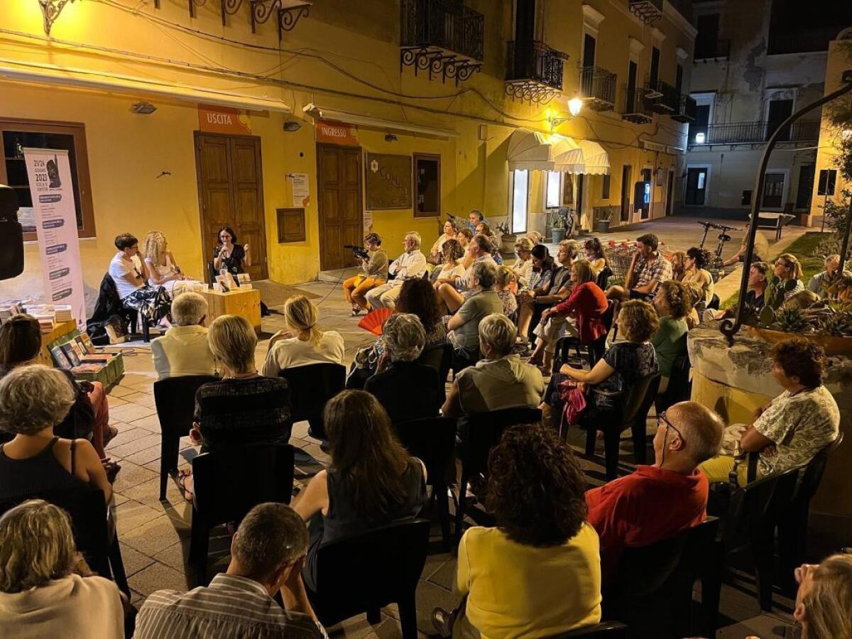 Gita al Faro, al via la XIV edizione del Festival Letterario di Ventotene - 