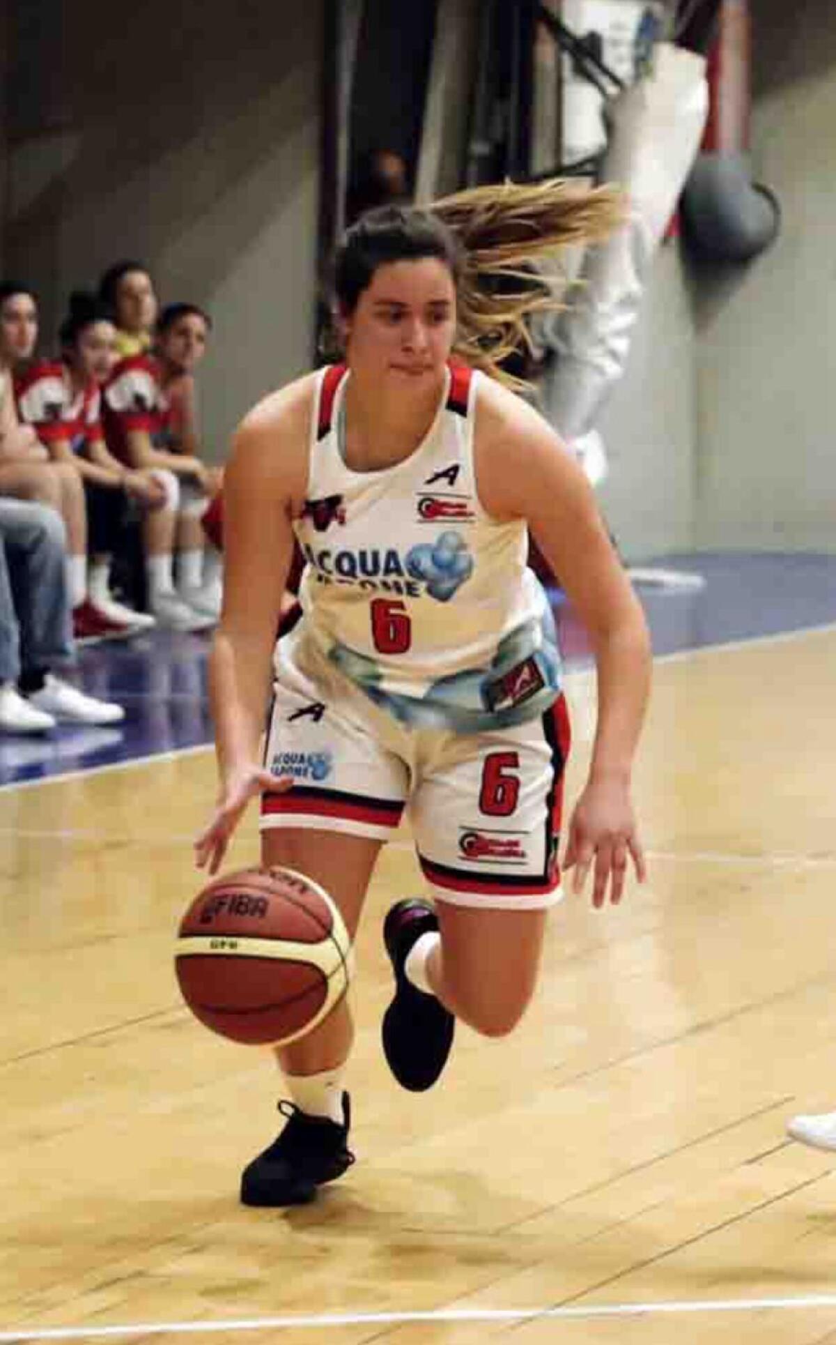La talentuosa apriliana Francesca Triveri torna a vestire la maglia della Virtus Basket Aprilia. - 
