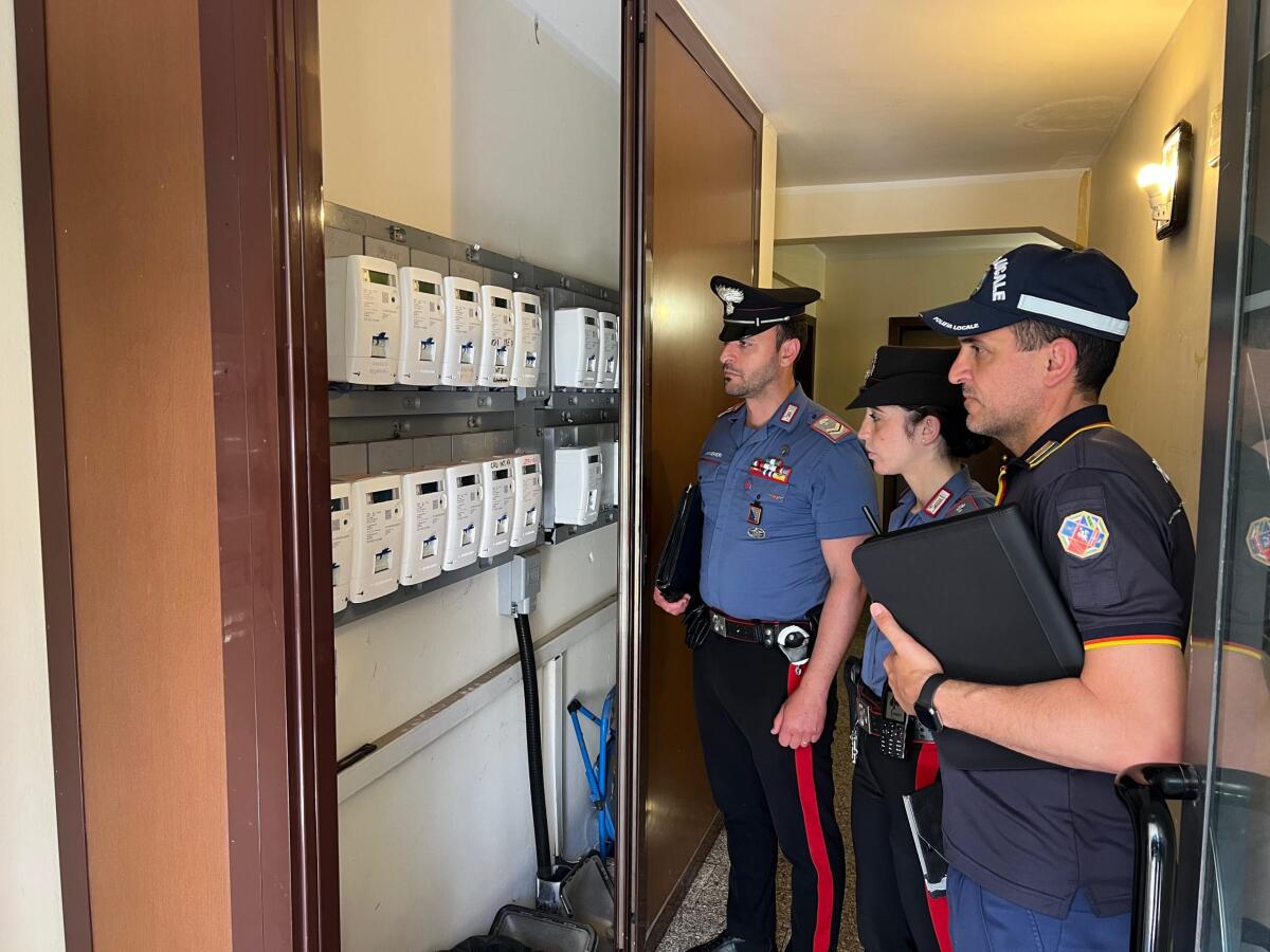 Controlli antidegrado ad Albano, nei complessi popolari di via Prato. 5 appartamenti occupati abusivamente. Denunce e segnalazioni. - 