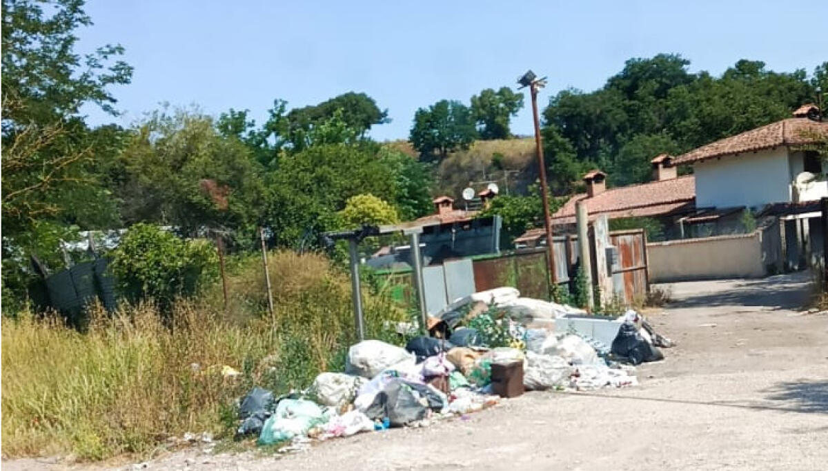 Aprilia - Discariche abusive a Casalazzara e Torre Bruna, residenti esasperati: "Paghiamo la Tari come tutti" - 