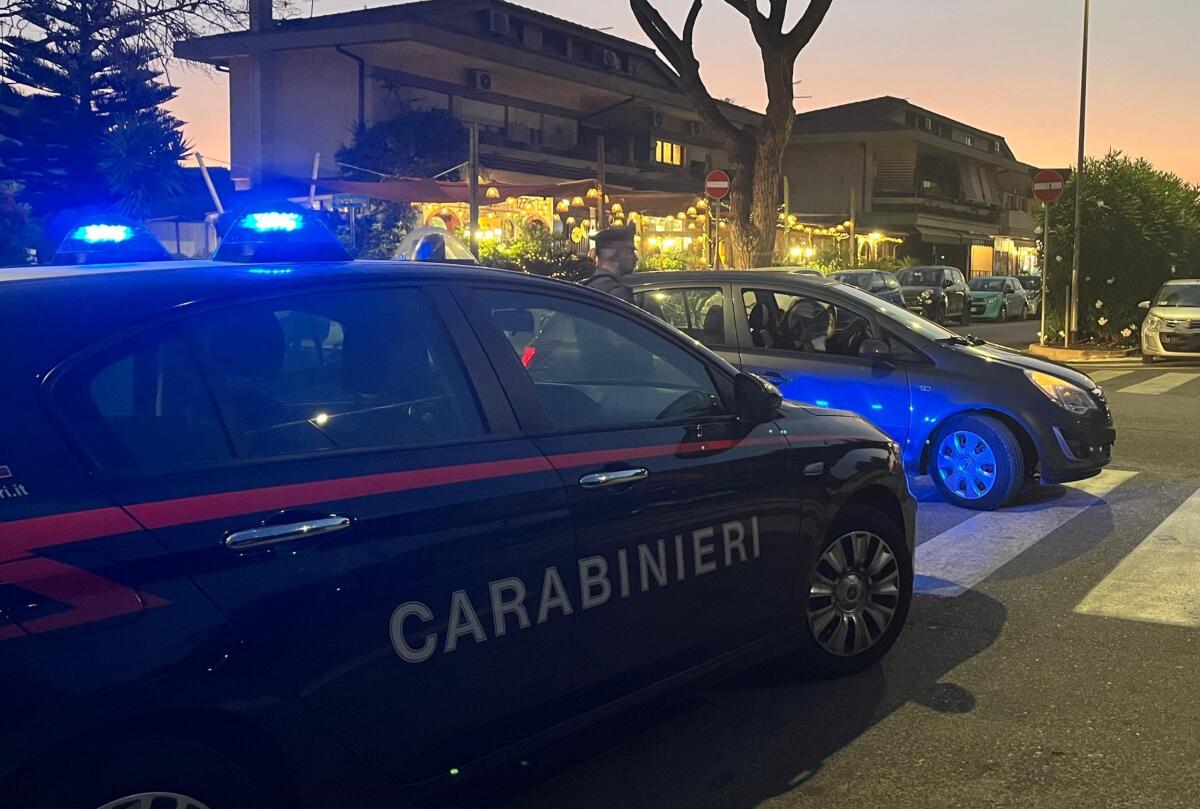 Tre giovani di Aprilia fuggono all’alt dei Carabinieri ad Acilia. Finiscono tutti in manette. In auto arnesi da scasso. - 