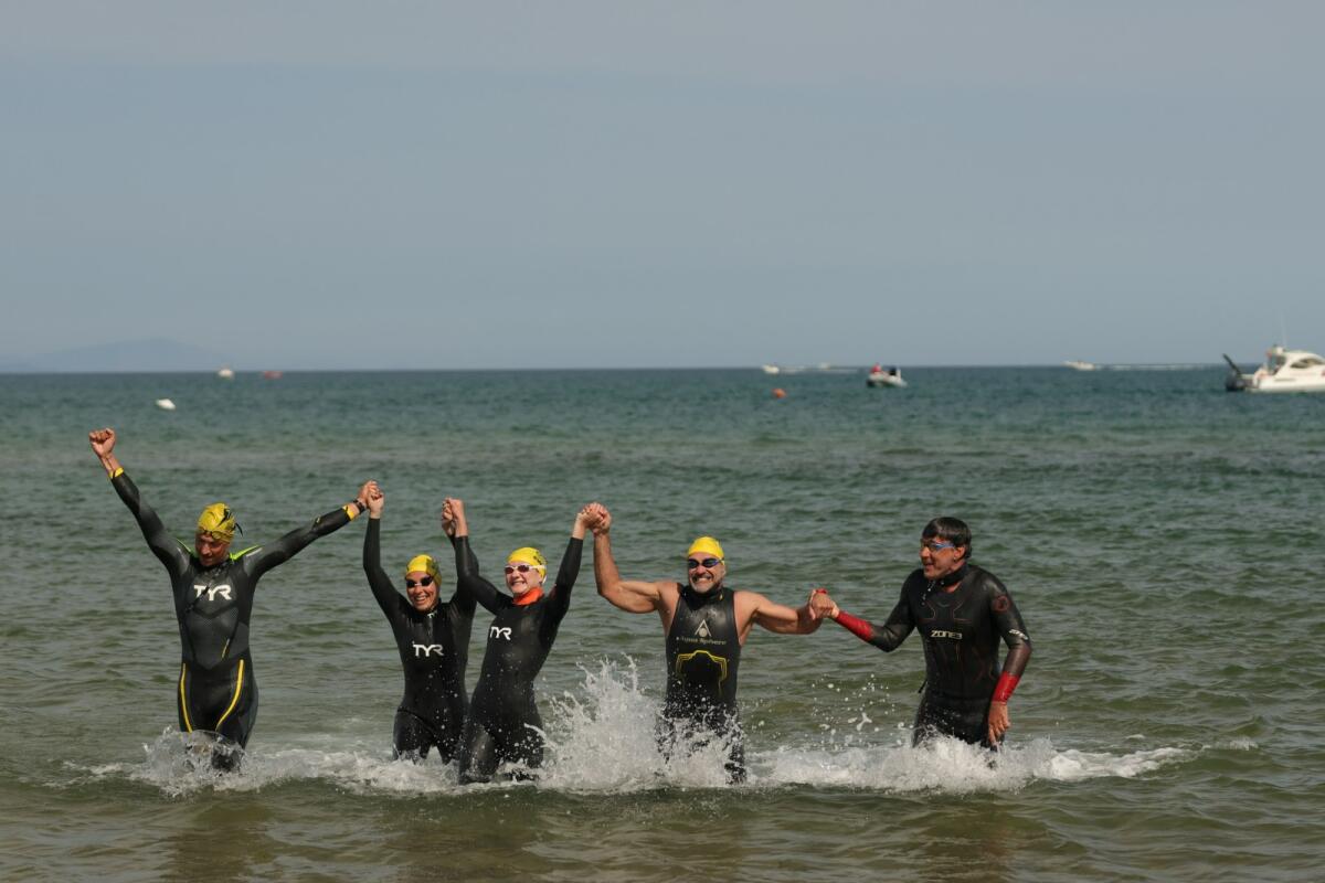50 nuotatori oggi affrontano la “Traversata a Nuoto Ponza-San Felice Circeo”. - 
