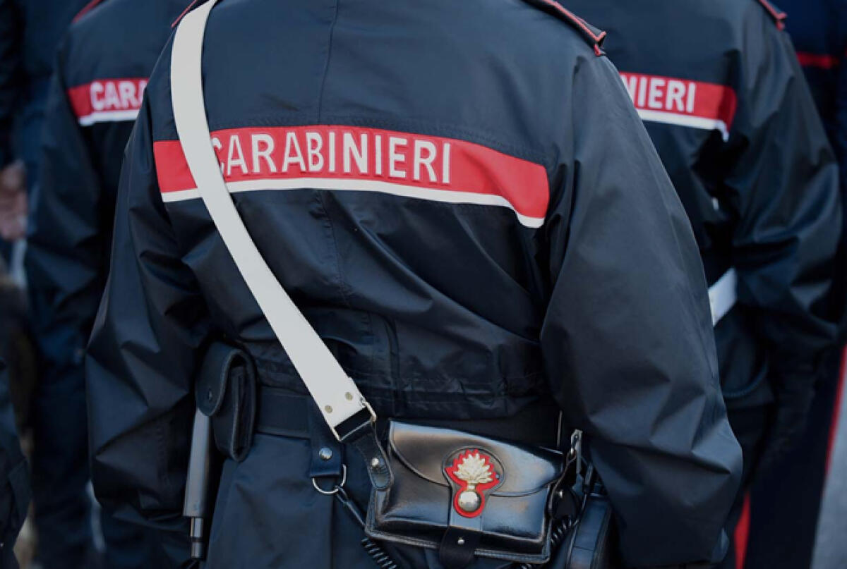Commerciante pontino in manette: nel suo negozio una pistola carica e mezzo etto di hashish. - 