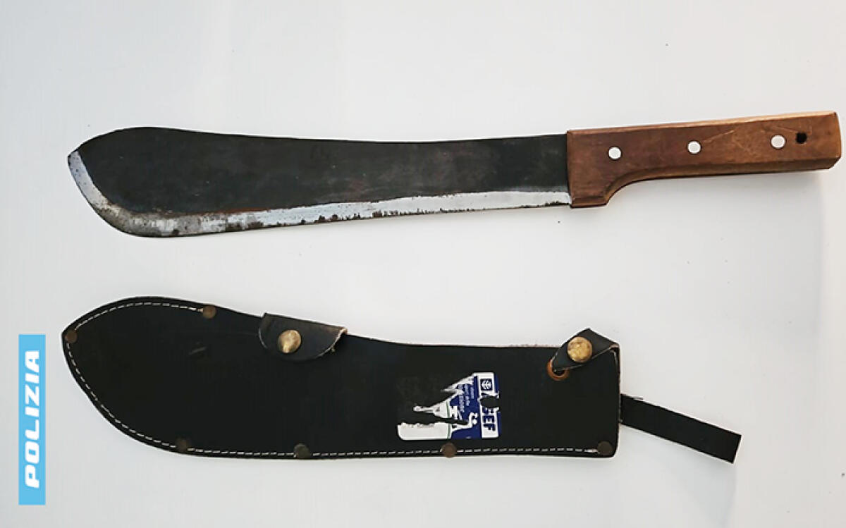 Bivaccava a terra, armato di un machete. 34enne tunisino denunciato a Latina dalla Polizia. - 