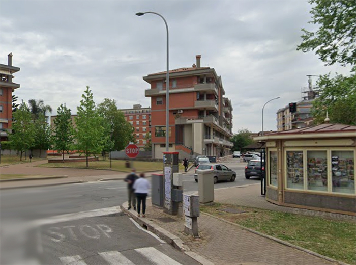 Via Ugo Foscolo all'angolo con via Umbria ad Aprilia