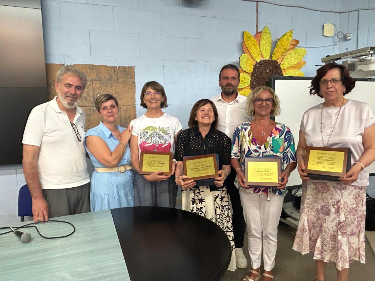 Quattro maestre in pensione: una vita per la scuola - 