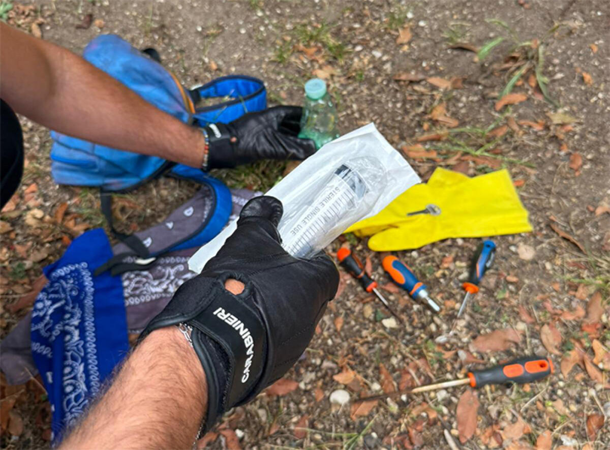 Clonano la chiave del portone condominiale e tentano un furto. Residenti detective chiamano i Carabinieri. - 