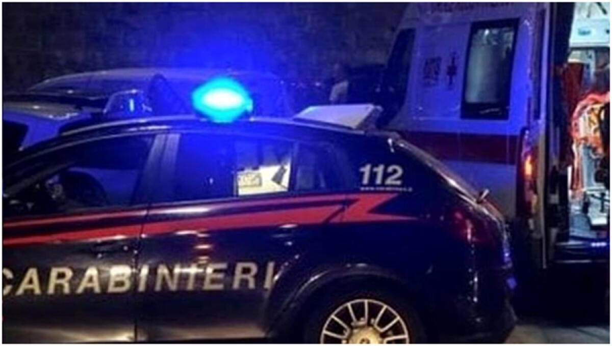 APRILIA - Tenta di lanciarsi dal balcone, salvato dai carabinieri - 