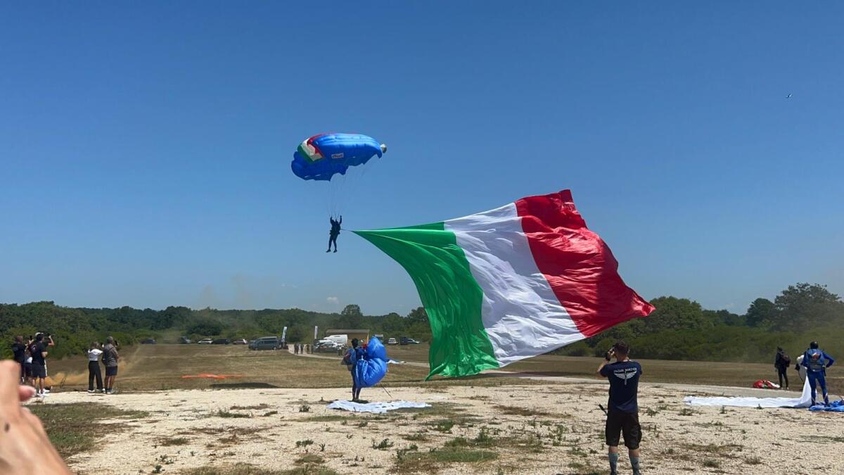 All’Uttat di Nettuno parte il campionato di paracadutismo. - 