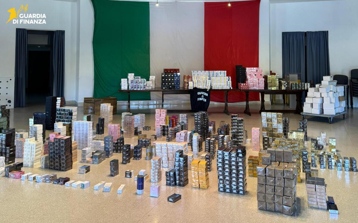 Maxi sequestro di profumi contraffatti: il centro di stoccaggio a Cisterna - 