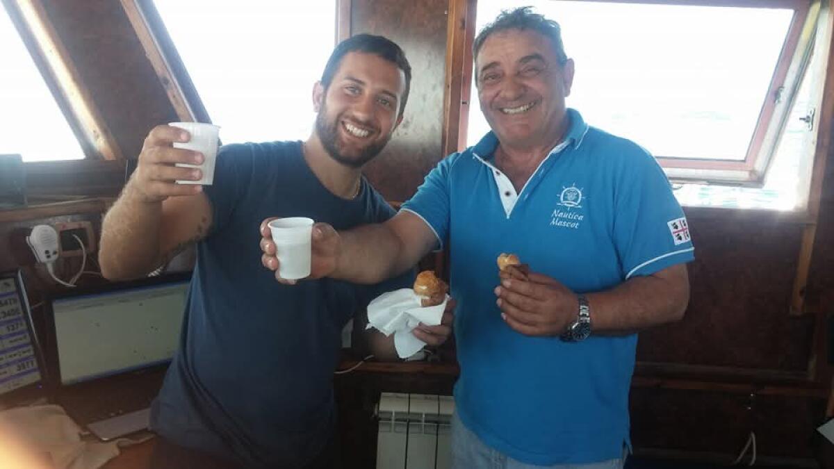 Naufragio al largo di Anzio: ore d'angoscia per  il capitano Tony Magliozzi. Forse intrappolato in cabina - 