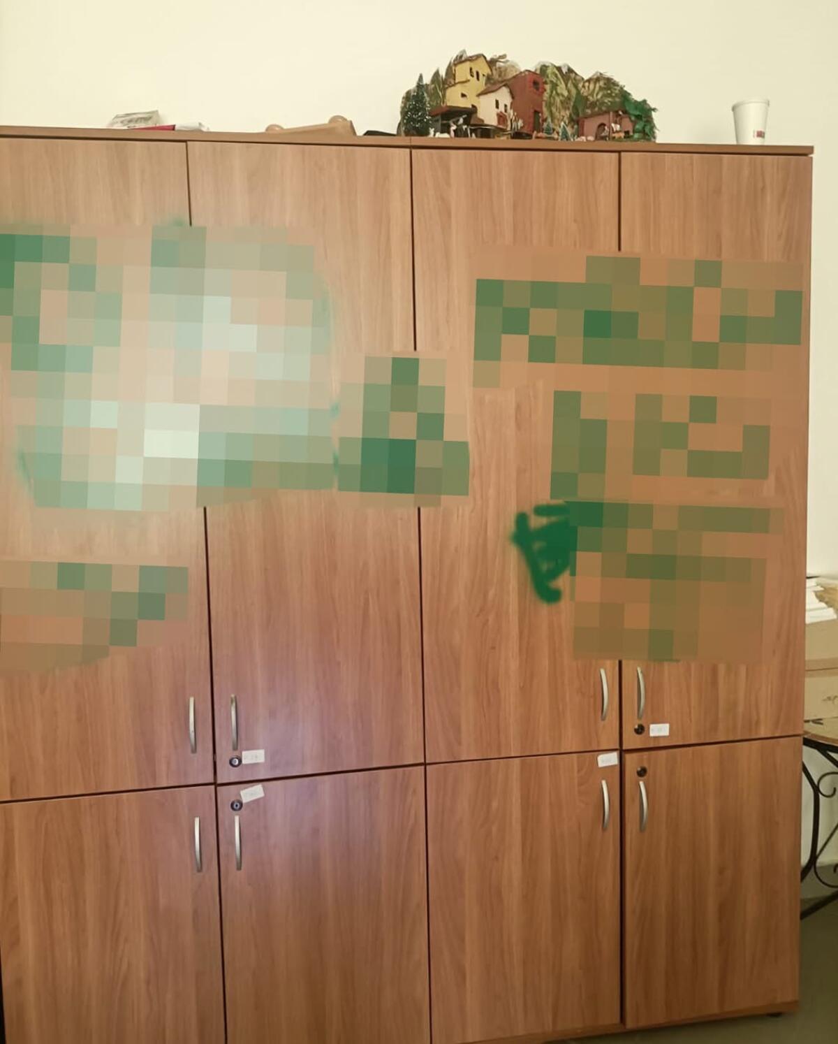 Atti vandalici al centro anziani di Cisterna: denunciati due minori - 