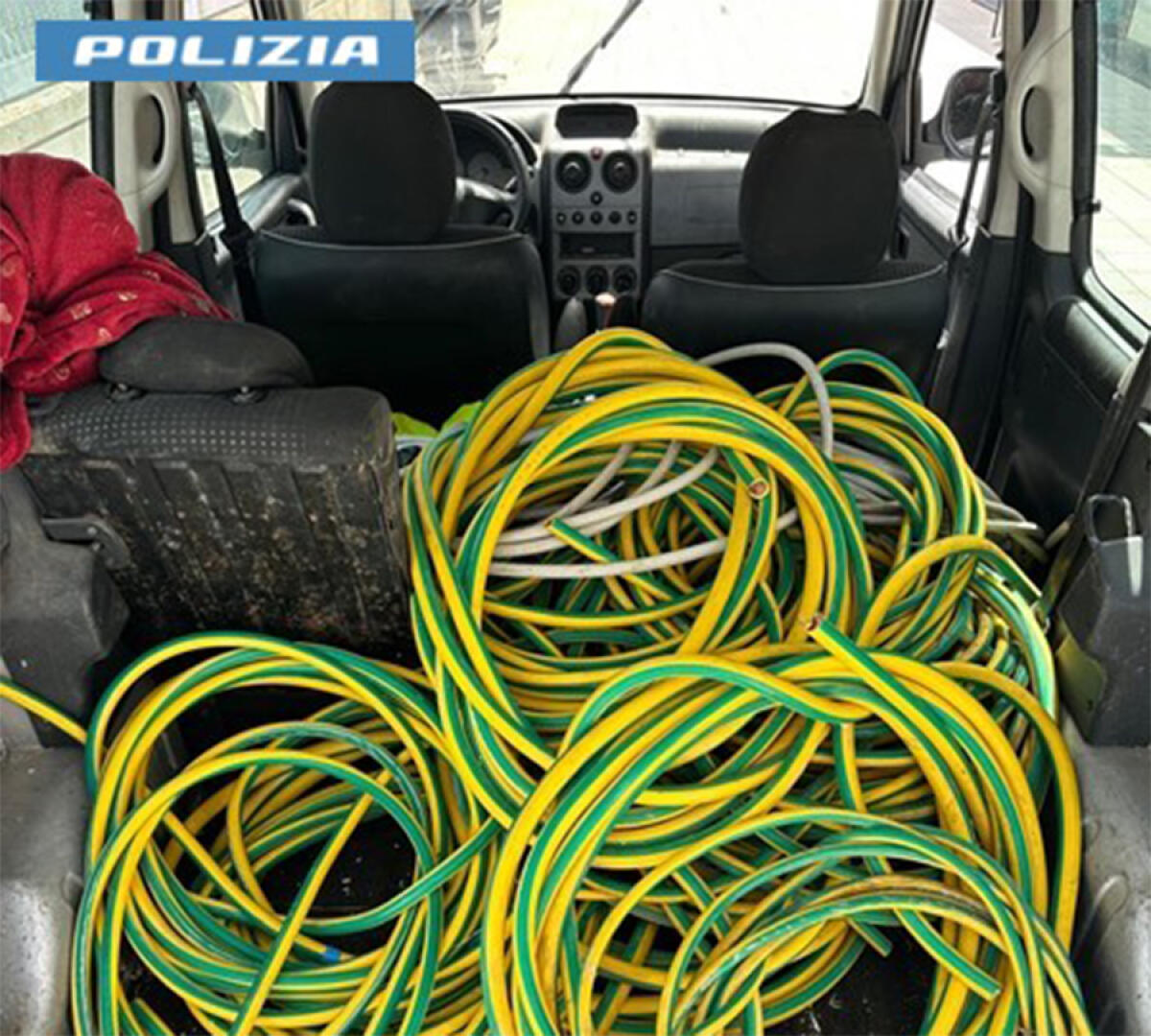 APRILIA - Fermati sulla Pontina con 430 kg di rame: denunciati - 
