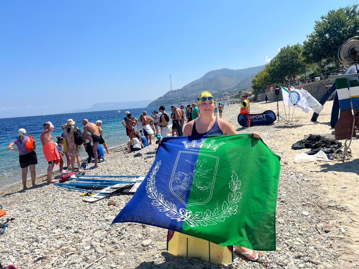 Traversata dello Stretto di Messina, la gioia della 20enne di Nettuno Martina Screti: settima assoluta. - 