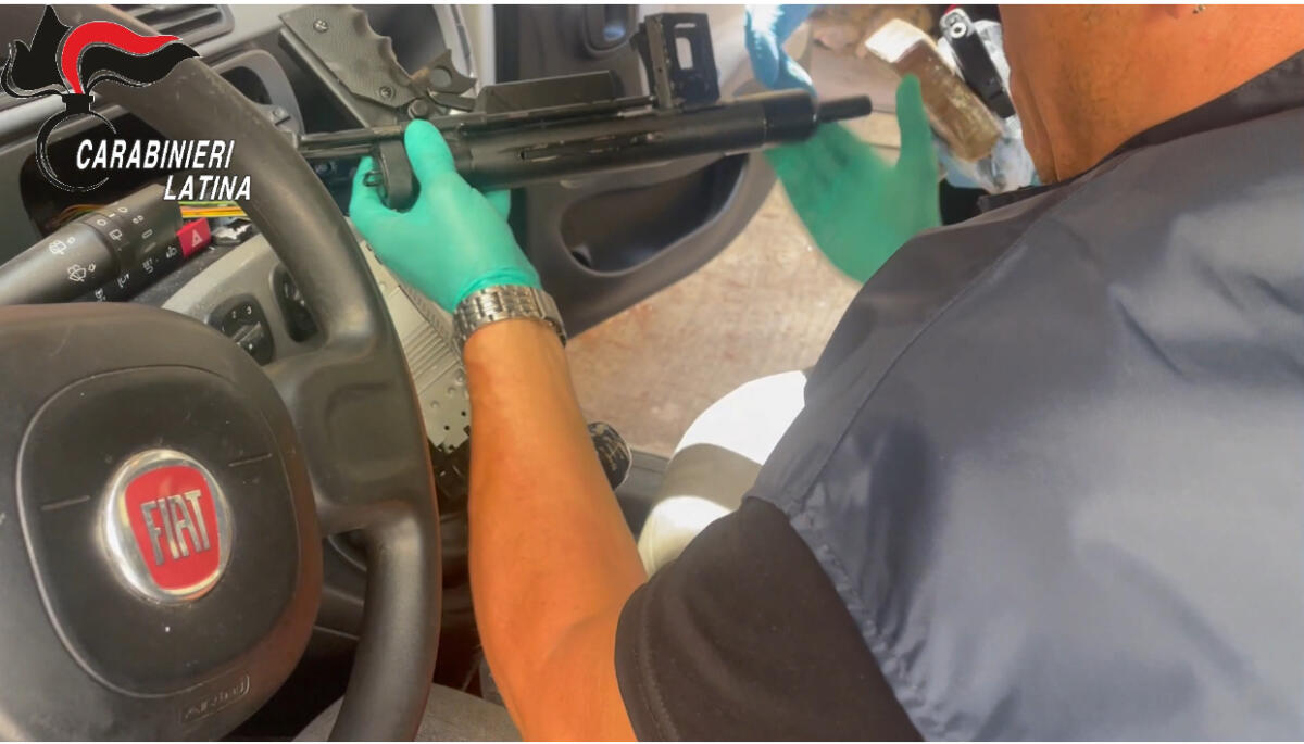 APRILIA - COCAINA, ARMI E BOMBE MICIDIALI: 2 ARRESTI E UNA DENUNCIA - 