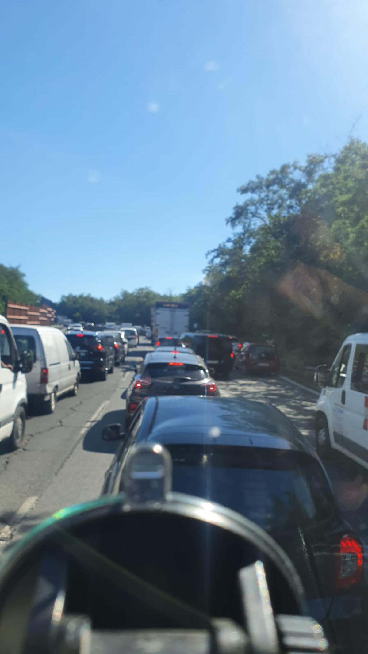 Pontina bloccata da due incidenti - 