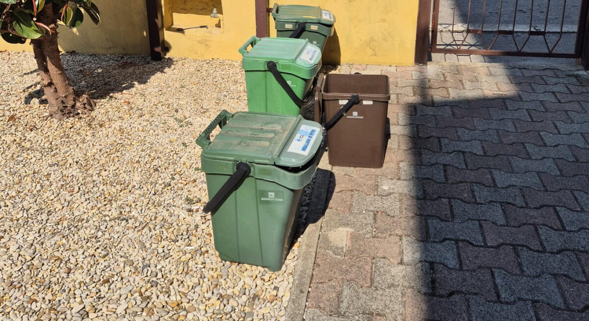 Aprilia, porta a porta: "Non ci raccolgono il vetro da tre settimane" - 