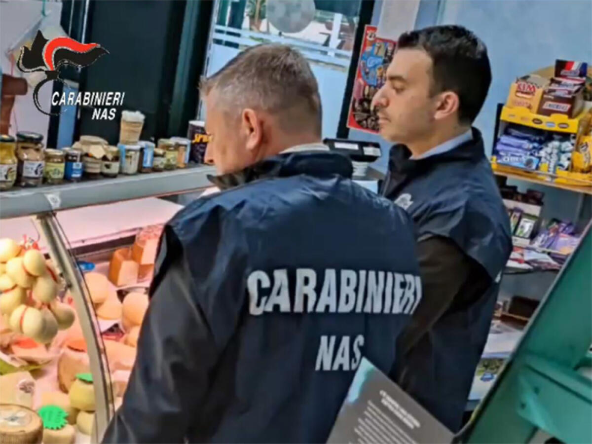 Rischio botulino in ristorazione e street food, blitz del Nas a Ventotene. Sequestrati 200 Kg di alimenti. VIDEO - 