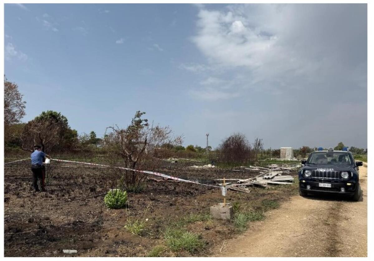 BORGO SABOTINO: RIFIUTI PERICOLOSI abbandonati in un terreno - 