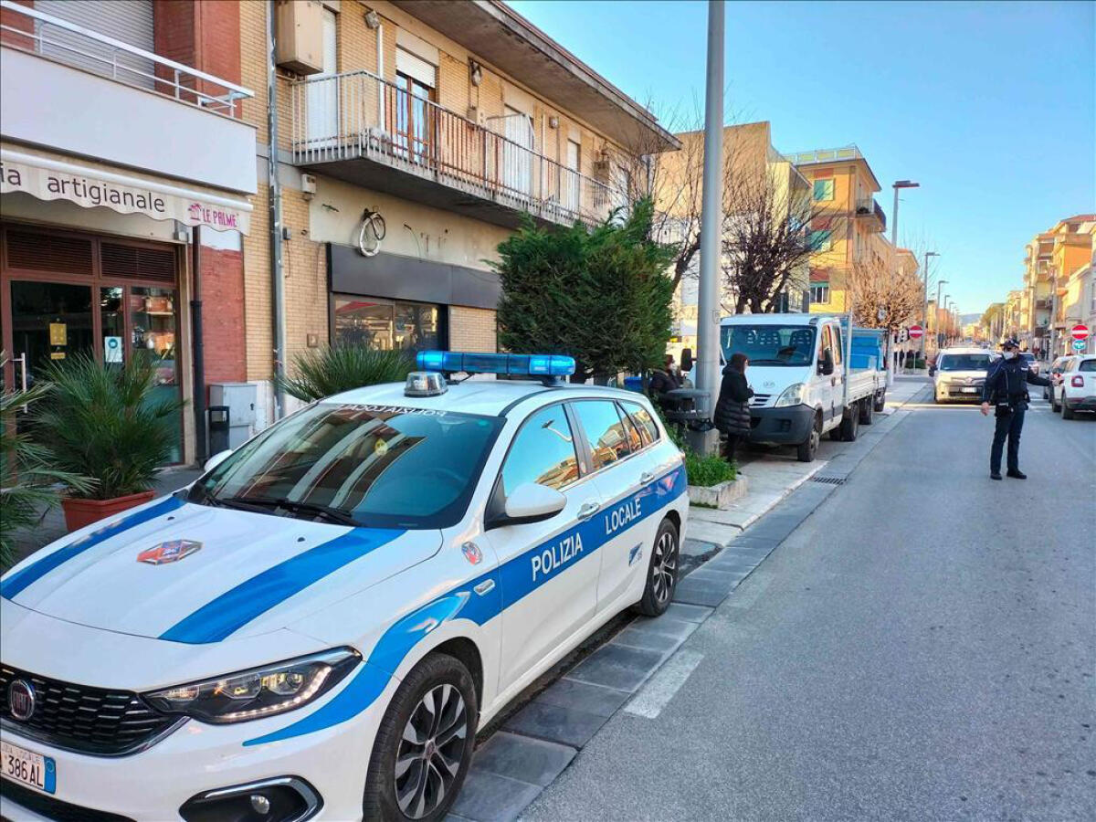 Ladri di cellulari in manette a Cisterna, arresto convalidato. - 