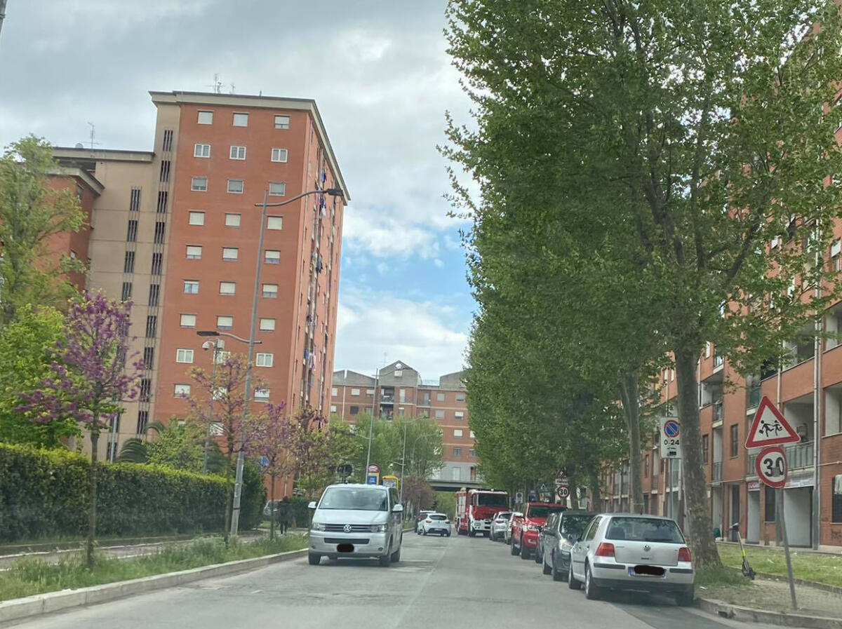 Aprilia, violenze, minacce e richieste estorsive all'anziana madre. 40enne arriva a segregarla in casa. - 