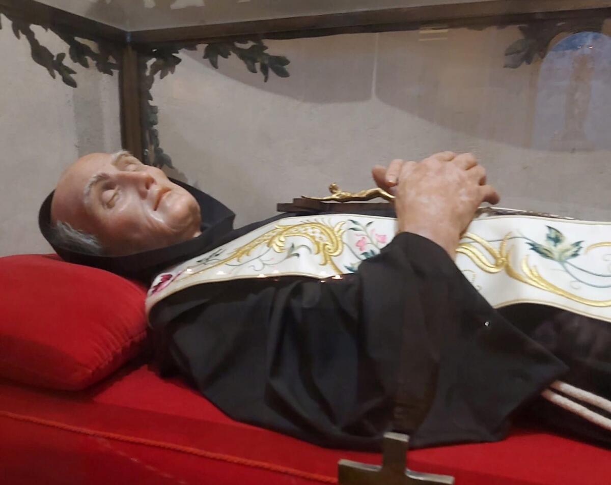 Le spoglie mortali di San Tommaso tornano per una settimana nella sua Cori. - 