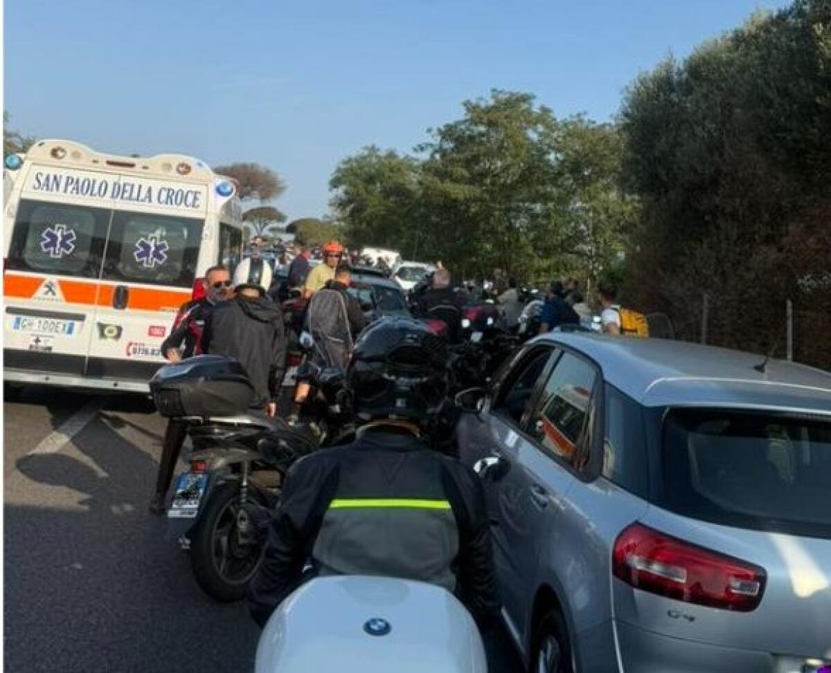 Incidente sulla Pontina, le ambulanze non passano - 