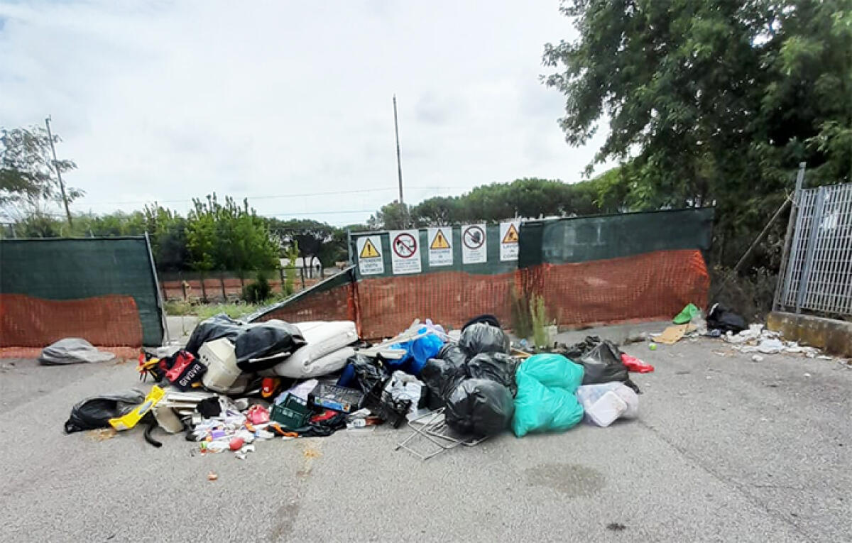 Abbandono di rifiuti tra via Vallelata e via delle Valli. L’ennesima segnalazione di Ragusa (M5S). - 