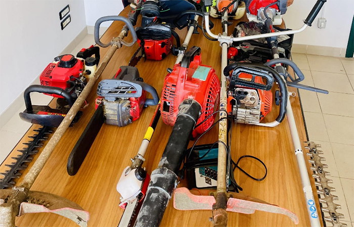 gli attrezzi recuperati dai Carabinieri di Terracina
