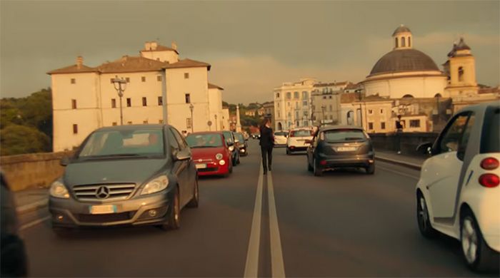 Tommy Cash sul ponte di Ariccia