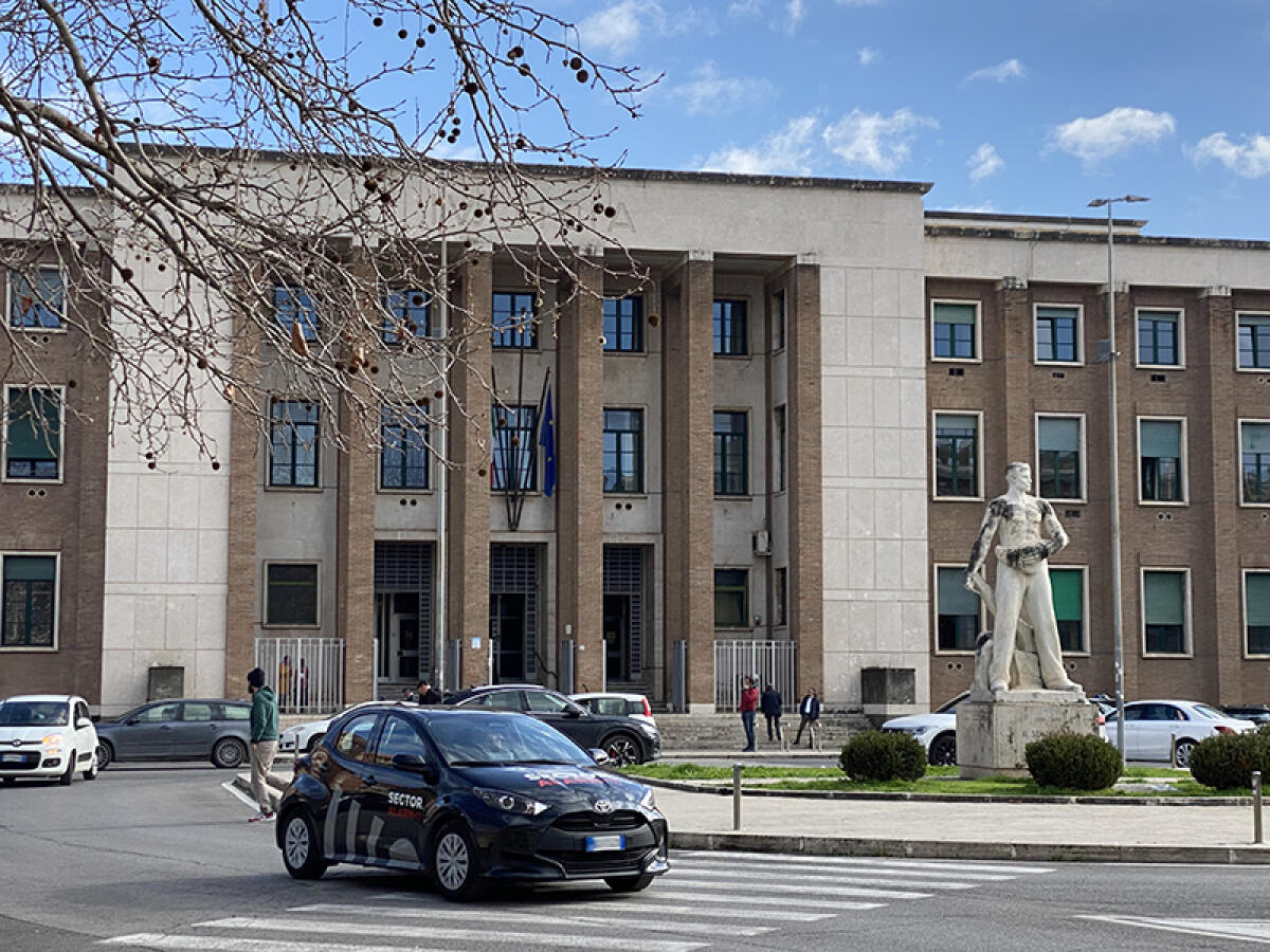 Aprilia, continue vessazioni alla nonna 80enne, costretta addirittura a nascondere il cibo. 34enne condannato. - 