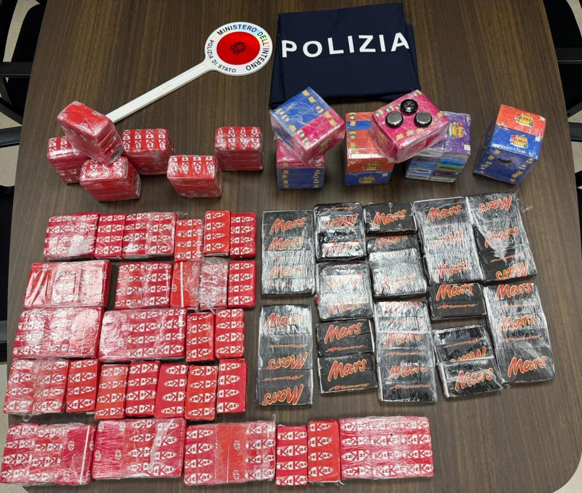 Sequestrati ad Aprilia ben 15 chili di droga. Un arresto ad opera della Polizia. - 