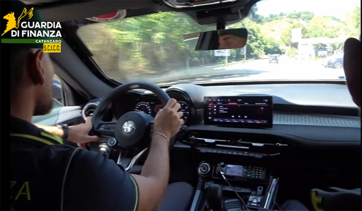 Beni per quasi un milioni di euro sequestrati a 5 soggetti contigui al clan dei Casamonica. - 