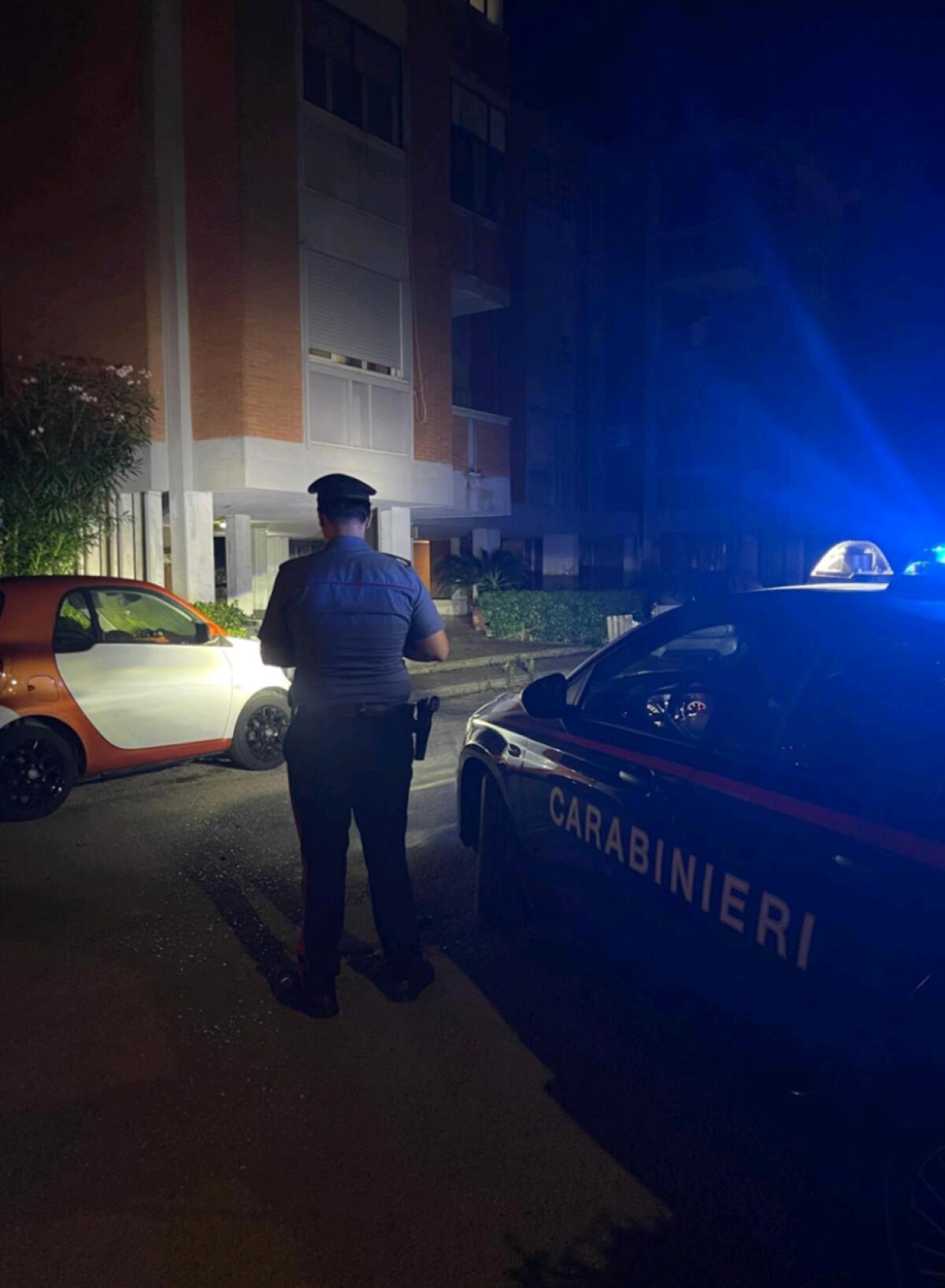 Un’altra bomba carta esplode nella notte a Latina. Sequestrati i frammenti dell'ordigno. - 