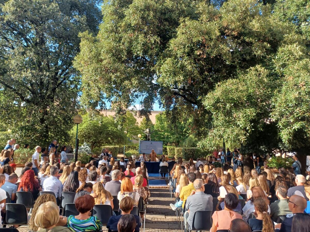 “Bonus Libri Studenti 10 e Lode”: 77 ragazzi di Latina premiati nei giardini del Comune. - 