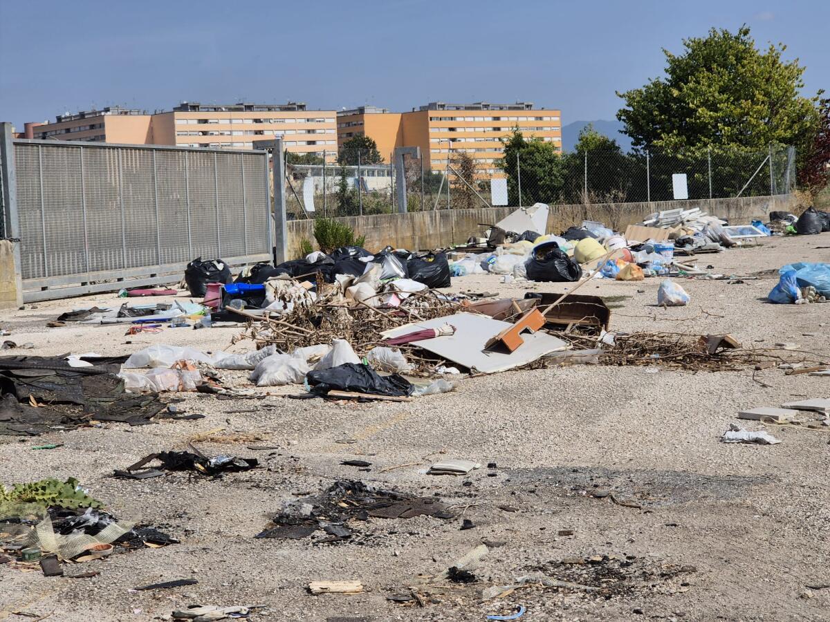 Aprilia - Ragusa: "Rifiuti in via Enna, un episodio troppo ricorrente" - 