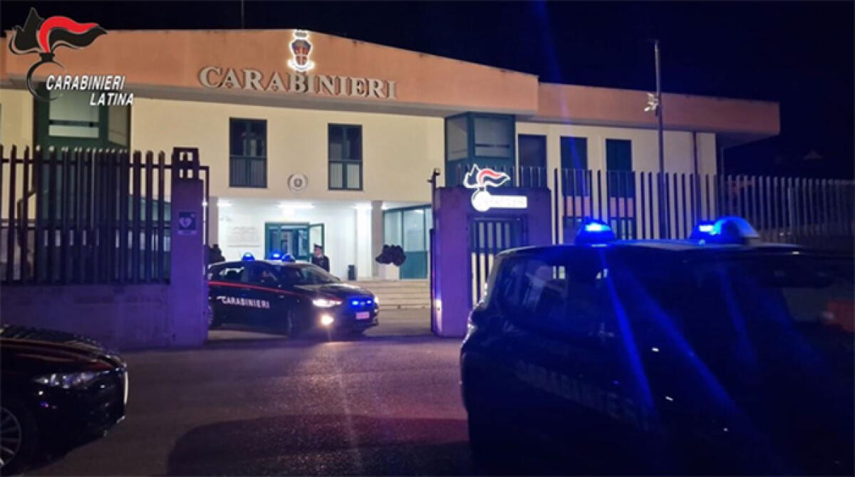 Controlli dei carabinieri nel pub a Terracina, attività sospesa - 
