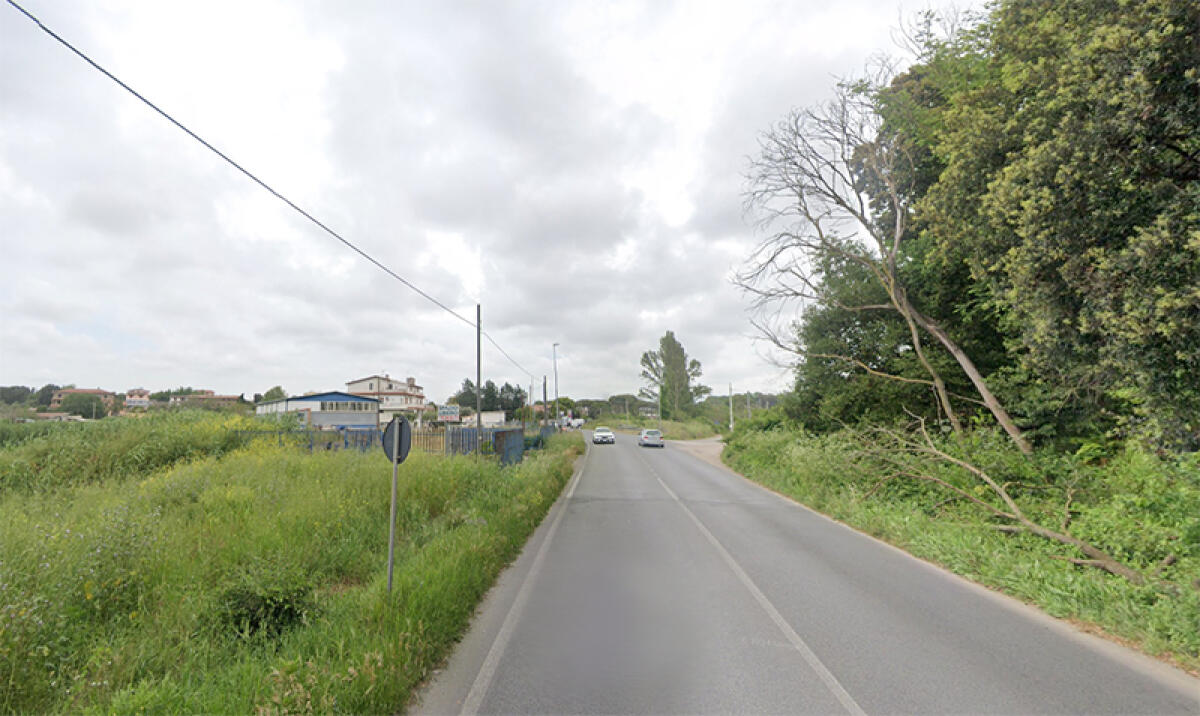 Investimento di due pedoni a Tor San Lorenzo, indagata per omicidio stradale la donna alla guida. Avrebbe avuto un malore. - 