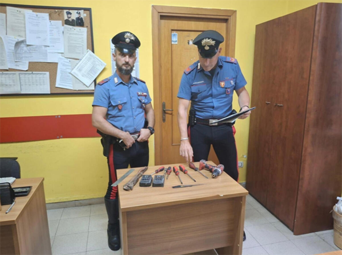 LATINA - In fuga a bordo di un’auto, senza patente e assicurazione. Braccato e denunciato dai Carabinieri. - 