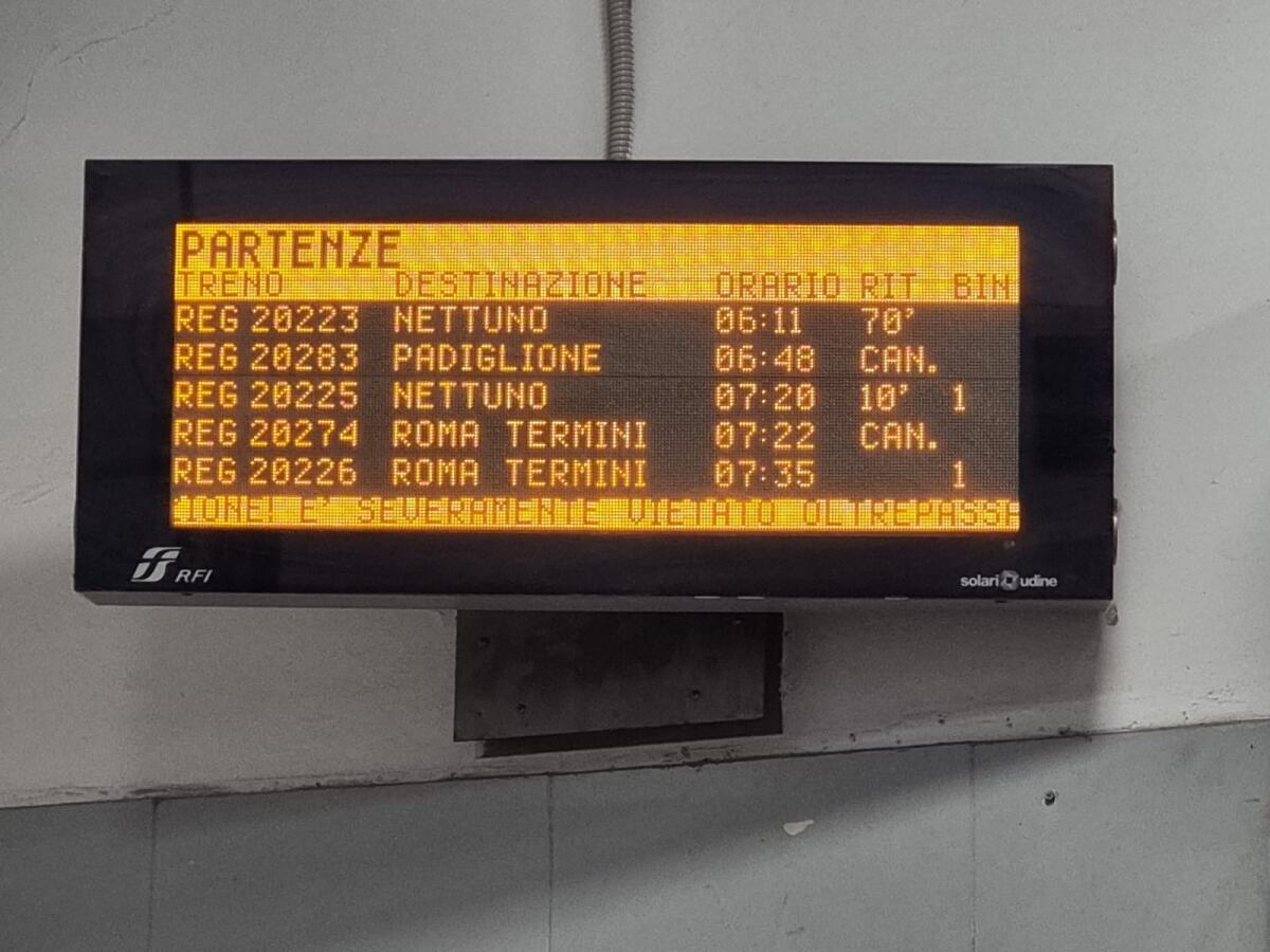 Forti ritardi e cancellazioni sulla Nettuno-Roma e sulla Roma - Napoli via Formia. - 