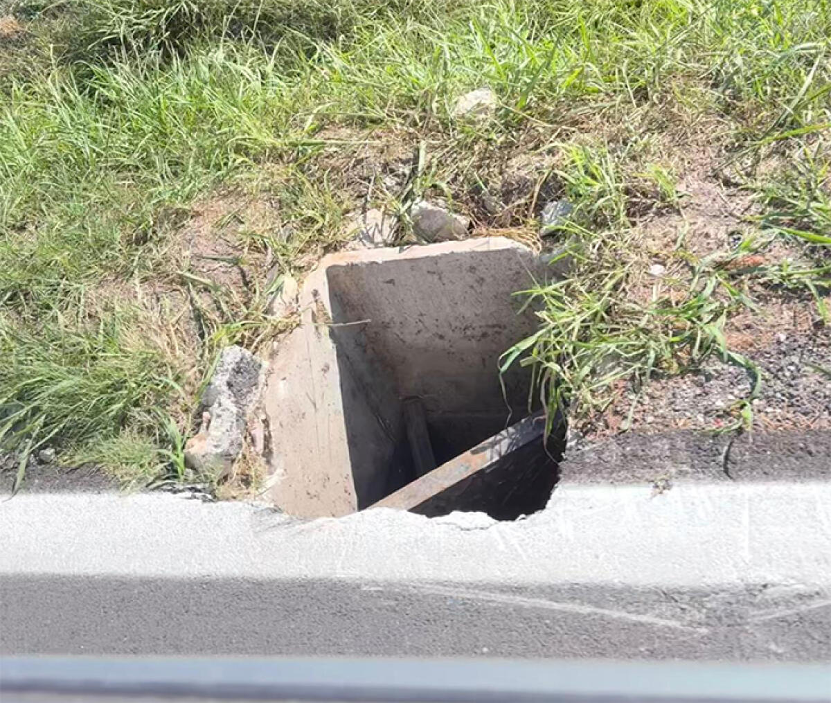 Aprilia, tombino scoperto da giorni in via del Genio Civile: "inascoltate le mie richieste". La lettera di una cittadina. - 